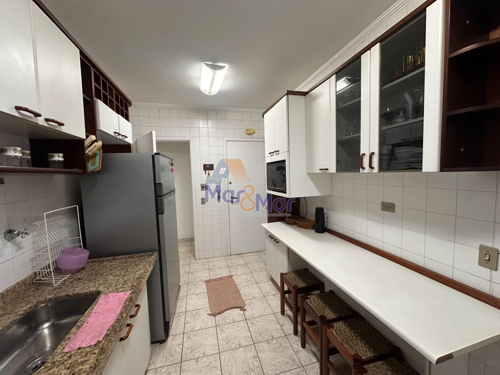 Apartamento na Praia das Pitangueiras, Guarujá - SP