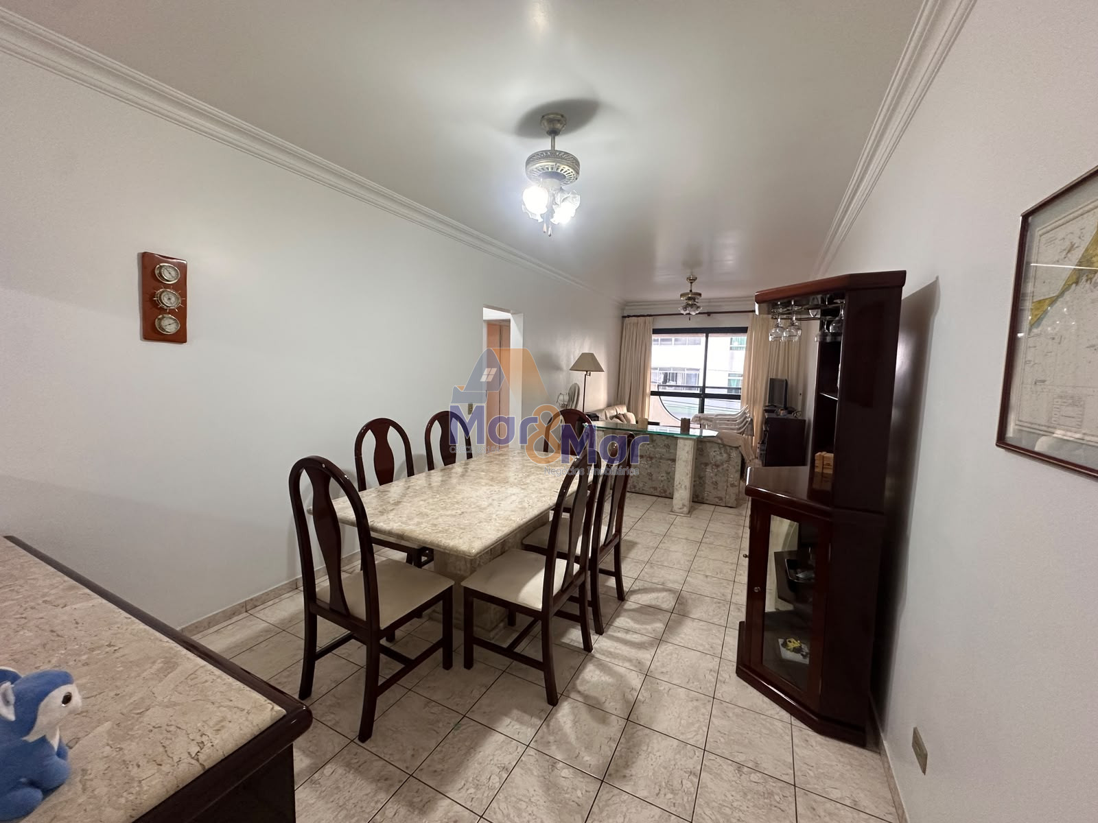 Apartamento na Praia das Pitangueiras, Guarujá - SP