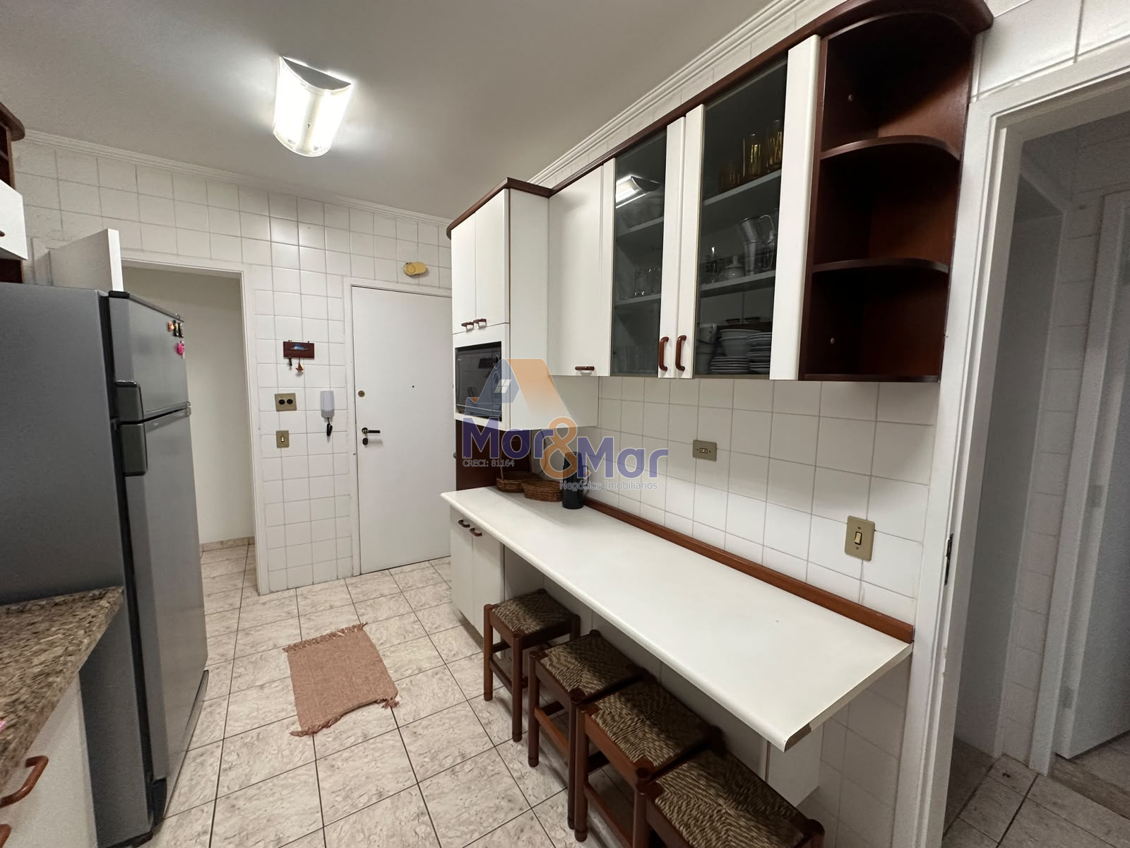 Apartamento na Praia das Pitangueiras, Guarujá - SP