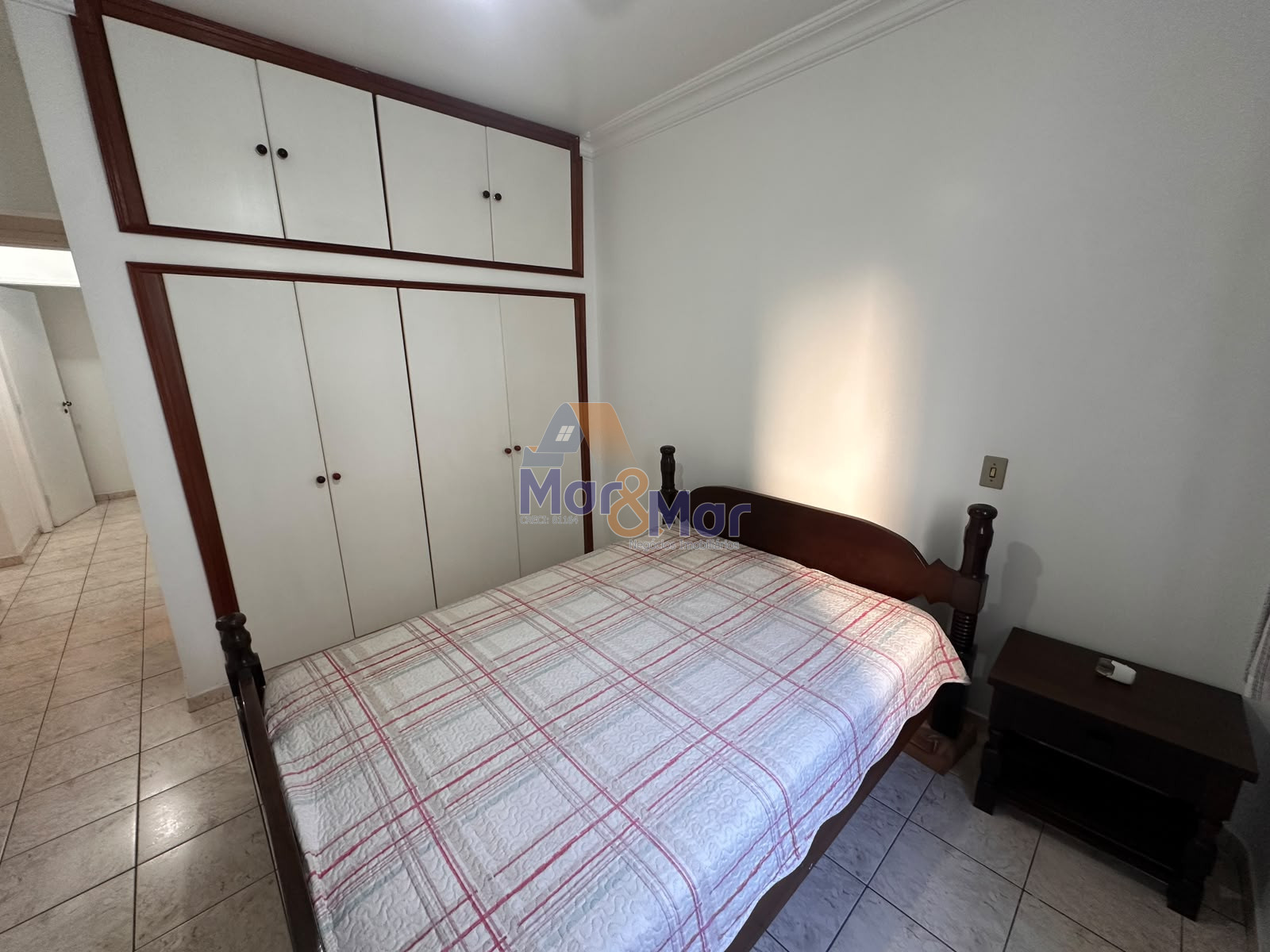 Apartamento na Praia das Pitangueiras, Guarujá - SP
