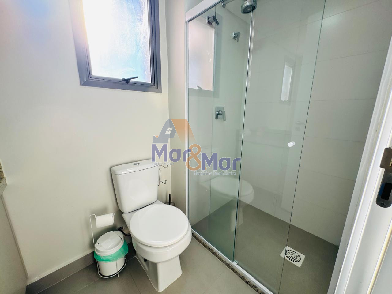 Apartamento na Praia da Enseada, Guarujá - SP
