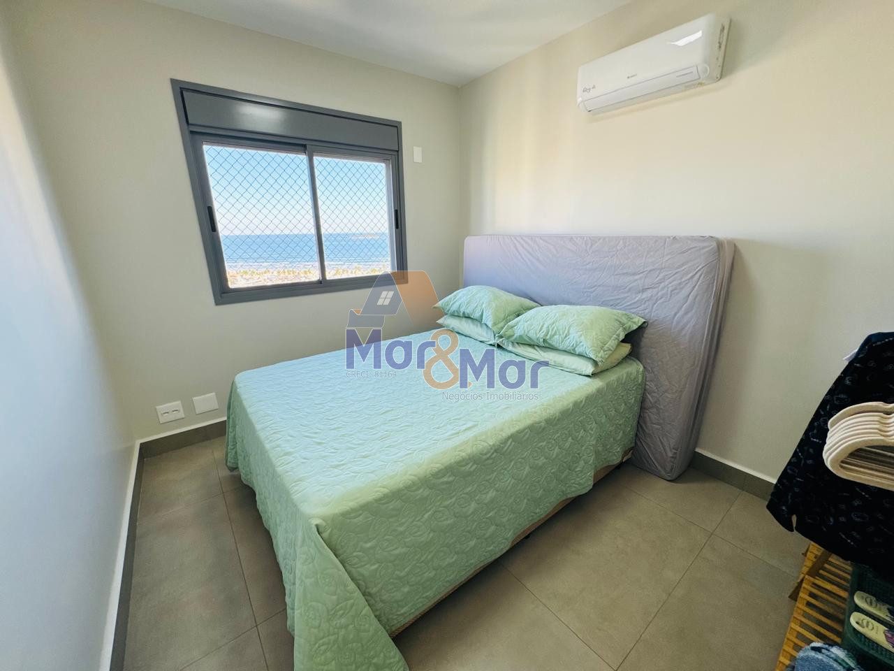 Apartamento na Praia da Enseada, Guarujá - SP