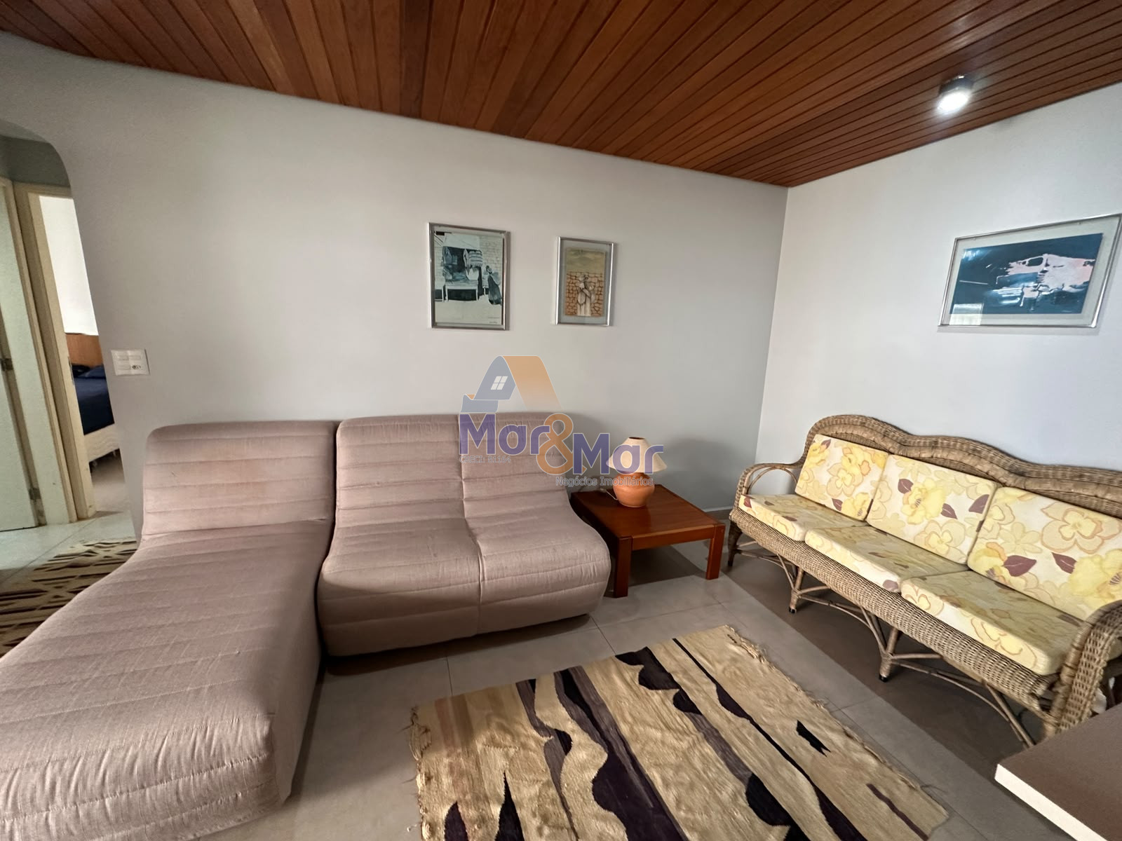 Apartamento na Praia das Pitangueiras, Guarujá - SP