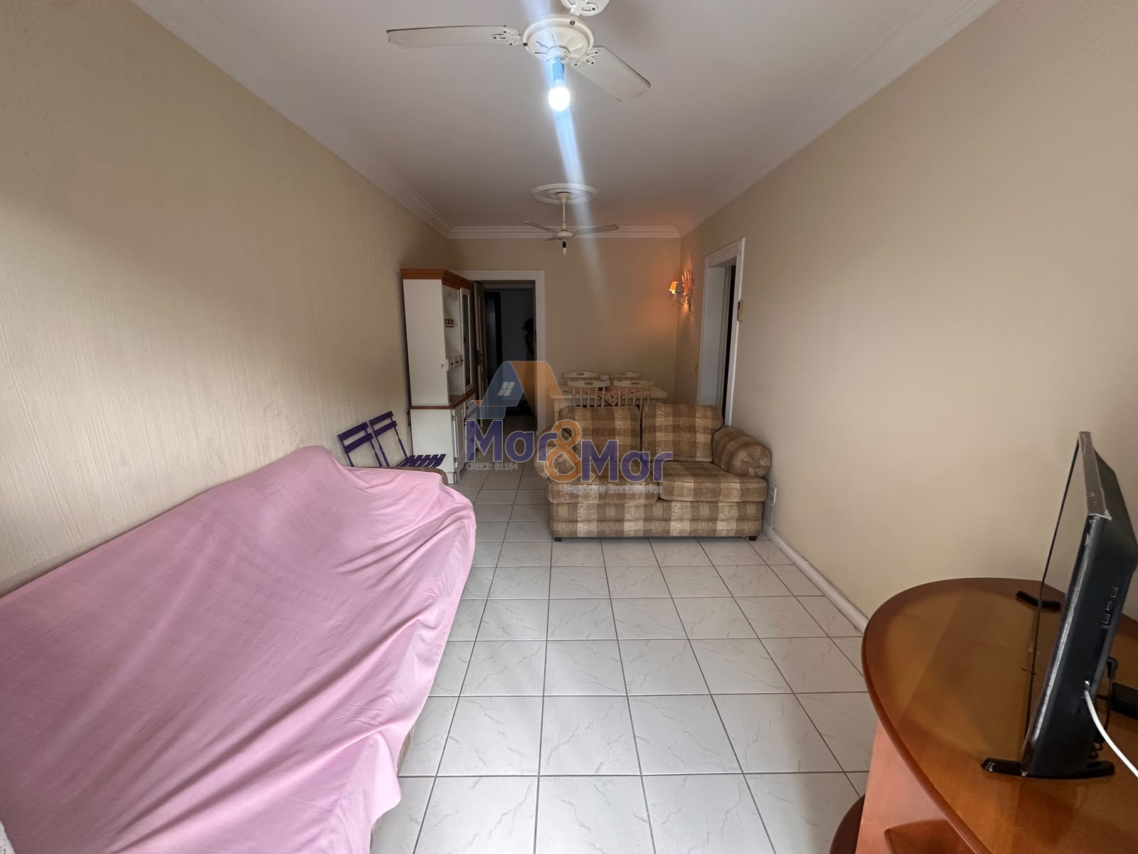 Apartamento na Praia das Pitangueiras, Guarujá - SP