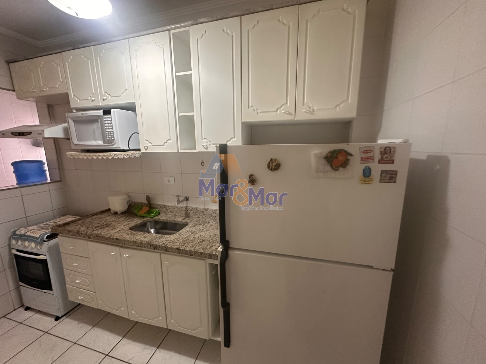 Apartamento na Praia das Pitangueiras, Guarujá - SP