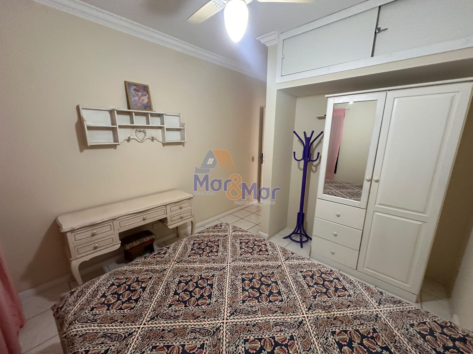 Apartamento na Praia das Pitangueiras, Guarujá - SP