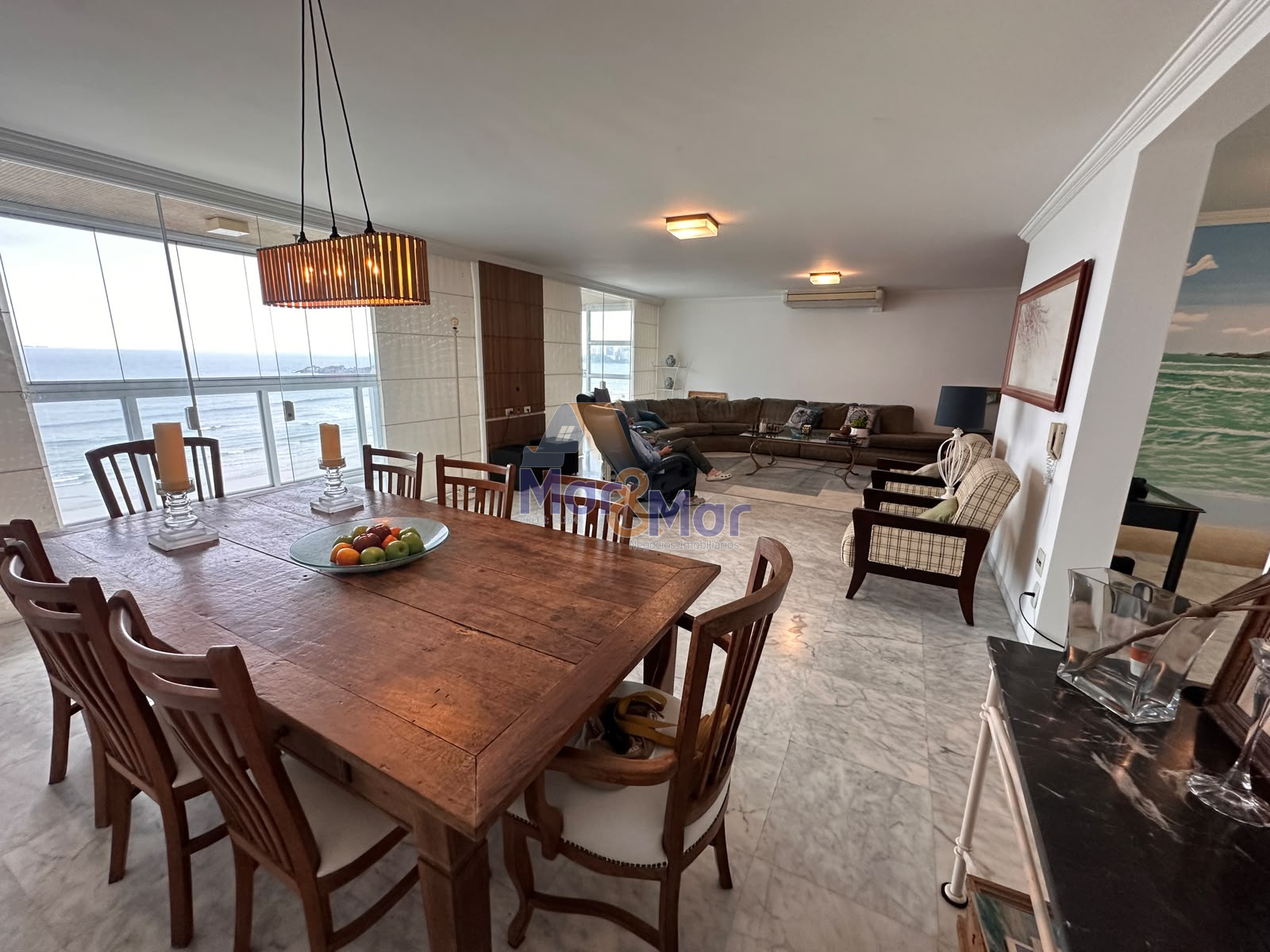 Apartamento Frente ao Mar nas Pitangueiras, Guarujá - SP