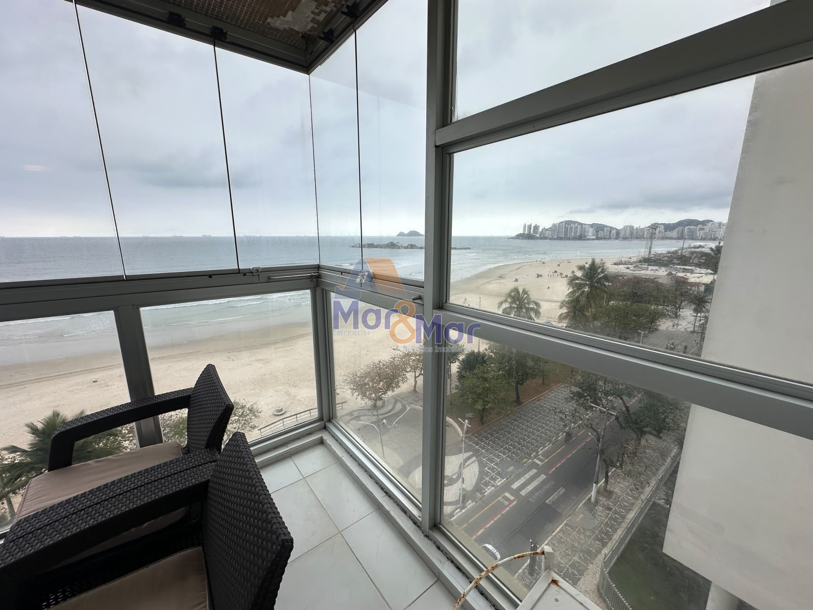 Apartamento Frente ao Mar nas Pitangueiras, Guarujá - SP