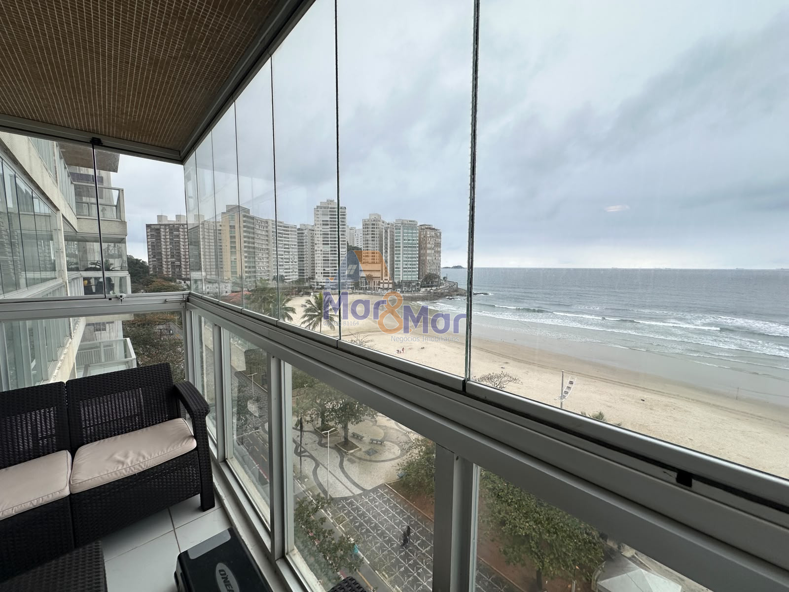 Apartamento Frente ao Mar nas Pitangueiras, Guarujá - SP