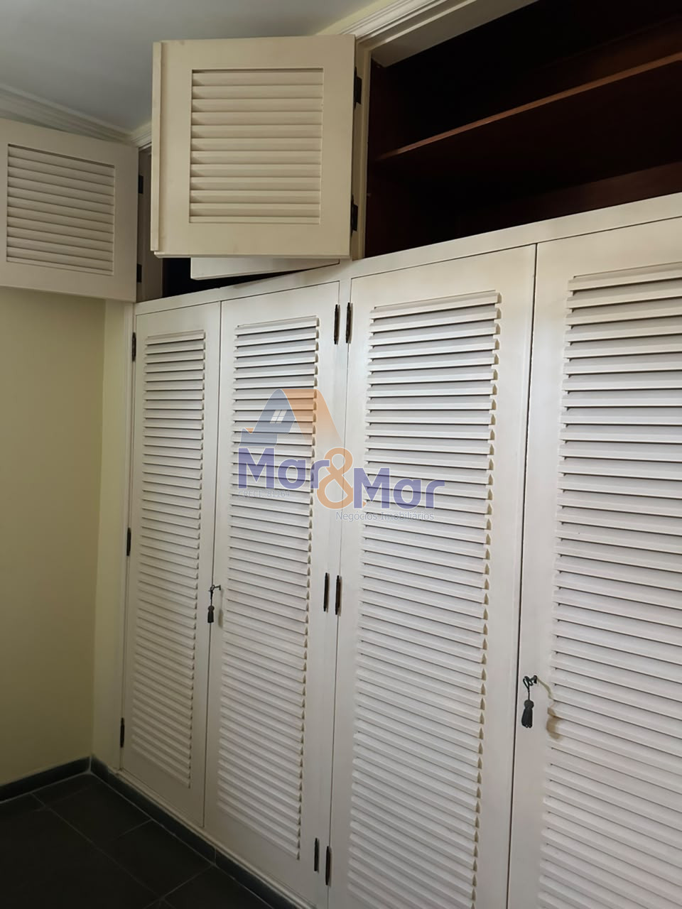Apartamento-4-dormitorios-Pitangueiras